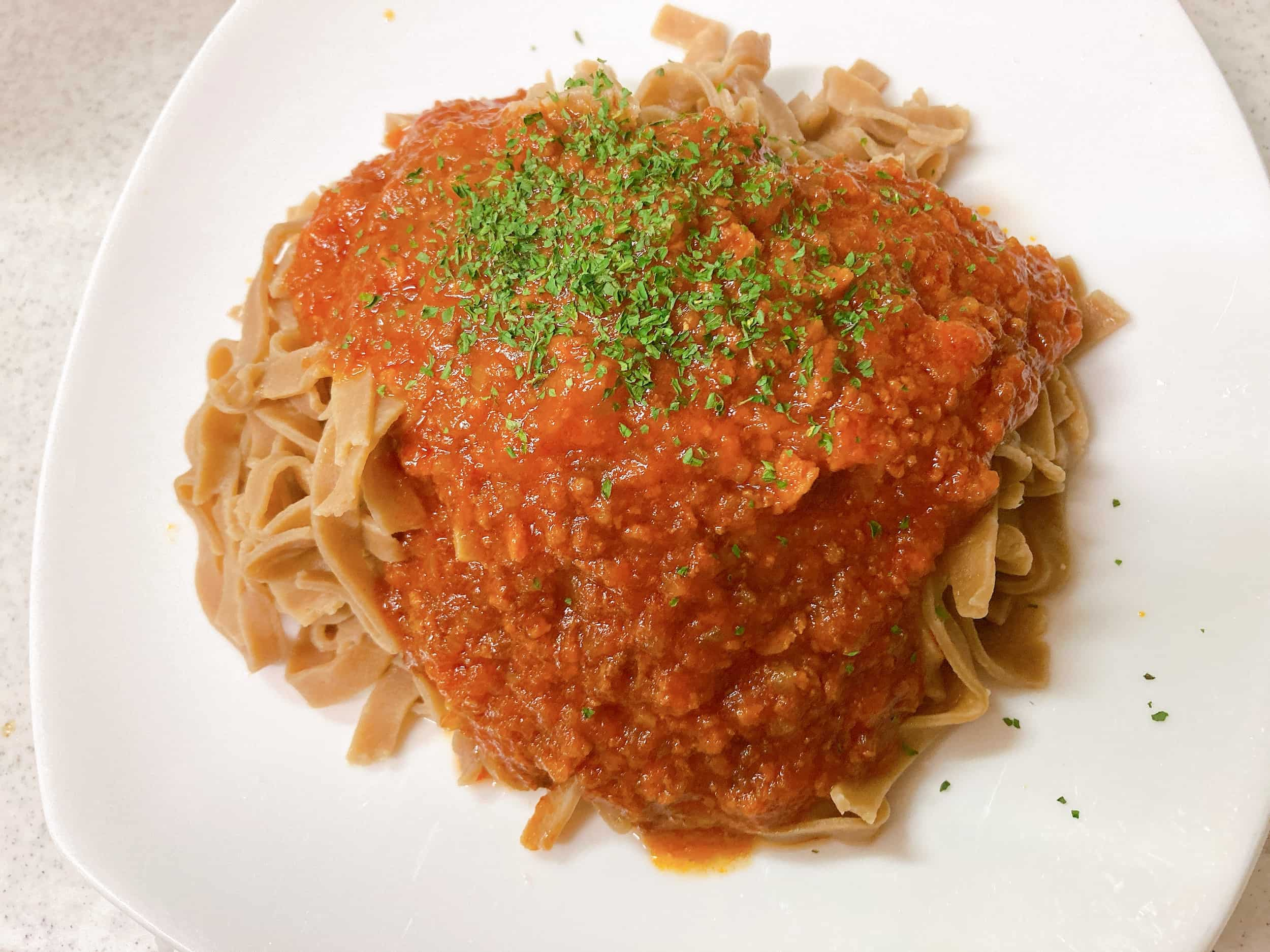 BASE PASTA（ベースパスタ）フェットチーネ　特製ボロネーゼソース